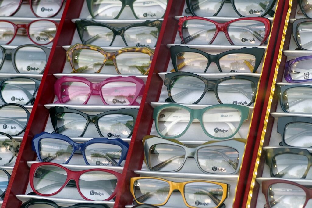 Guide pour choisir les lunettes idéales chez votre opticien
